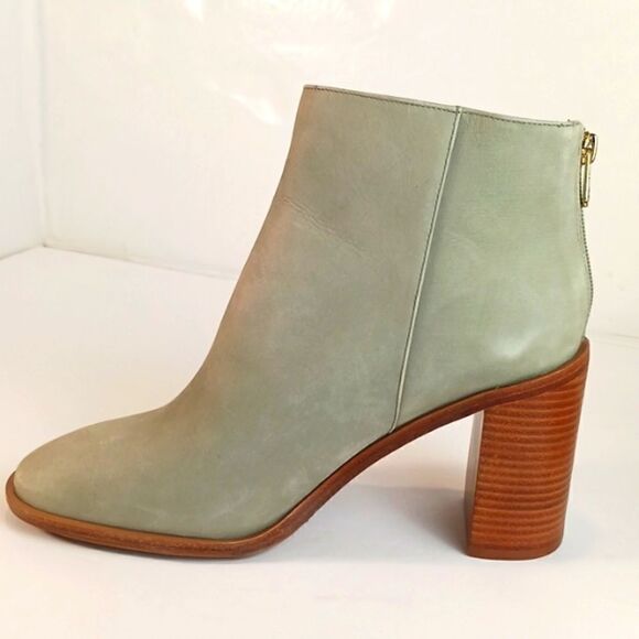 Antonio Melani woman's cammden nubuck leather block heel booties size 9.5 - Picture 3 of 9